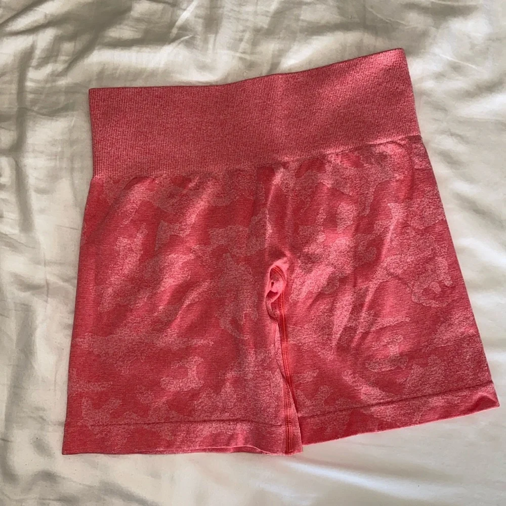 NVGTN Camo Seamless Shorts in Coral Pink - Picture 1 of 5